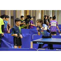 石川佳純、秋田の小学生に卓球指導　カレーを振舞うサプライズも 画像