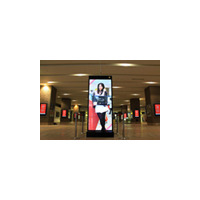 札幌駅JRタワーの大型モニターで札幌美女がを現在時刻をお知らせ 画像
