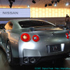 　東京モーターショー2005のプレス公開初日の19日、日産ブースにおいて同社代表取締役社長兼CEOのカルロス・ゴーン氏がブリーフィングを行ない、次期型GT-Rのコンセプトモデル「GT-R PROTO」を披露した。の画像