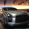 　東京モーターショー2005のプレス公開初日の19日、日産ブースにおいて同社代表取締役社長兼CEOのカルロス・ゴーン氏がブリーフィングを行ない、次期型GT-Rのコンセプトモデル「GT-R PROTO」を披露した。の画像