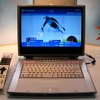 ディスプレイをメインスピーカーとし、本体内にはウーハーも内蔵している本格派AVノートPC「Lavie T」の画像