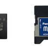 1GバイトのminiSDカード（左）、付属アダプター（右）の画像