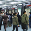 地下1階の入り口は、横浜駅西口地下街と直結。横浜駅から雨に濡れずにショッピングできるの画像