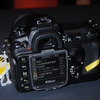 D200の背面。2.5型液晶を装備の画像