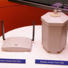 メッシュネットワークの中継装置 Wireless Access Point 7215（左）と同7220（右）の画像