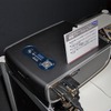 カメラもいいが、何気なくカーテンの奥で展示されていたフォトプロジェクター（新型パワープロジェクター）も面白い存在。映画を見るだけじゃないプロジェクターだの画像