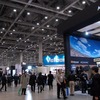 フォトイメージングエキスポ会場において写真・映像用品ブースは中央当たりに集まっている。カメラメーカーのようにステージを使ったイベントはないもののまあまあのにぎわいの画像