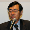 　WIRELESS JAPAN初日の基調講演でKDDIの代表取締役社長 兼 会長の小野寺正氏による自社のインフラ整備のポリシーやau事業を軸としたワイヤレス通信サービスについての発表が行われた。の画像