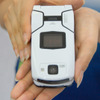 　WiMAXやCDMA EV-DOなどと並んで、移動通信の高速化技術である「HSDPA」。WIRELESS JAPAN 2006では、NTTドコモとNECのブースで実機によるデモンストレーションを行っている。の画像