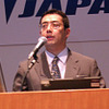 　7月19日（水）、東京ビッグサイトにおいて、「WIRELESS JAPAN 2006」が開催された。ここでは、会議棟レセプションホールにおいて午後に催されたワイヤレスカンファレンス2006基調講演A-5の「WiMAX/WiFi ワイヤレスブロードバンドとしての無線通信」について報告する。の画像