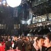 乾杯の瞬間、会場中に雪が降り注いだ。12月らしい粋な演出だの画像