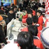 　29日から30日まで、各地でWindows Vistaの発売イベントが開催された。ここでは、東京の秋葉原と、ビックカメラ有楽町店の模様を写真でお伝えする。の画像