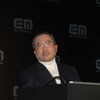 サービスについて説明する代表取締役兼CEOの千本倖生氏の画像