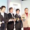 発表会場には「Xacti 2.0 PROJECT」協賛各社の代表が集結した。向かって左端は、シックス・アパート代表取締役の関氏の画像