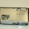 　4月下旬発売予定のニコンのコンパクトデジタルカメラ「COOLPIX S50c」。スリムボディに搭載したIEEE802.11b/g準拠の無線LAN通信機能についてはすでに別記事で紹介したが、発売前の実機をニコンより借りることができたので、ここで紹介しよう。の画像