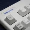 　メンブレンやメカニカルのキーボードはいろいろ使ったが、打鍵感はやはり重い。とにかく押し下げ圧の軽いキーボードを求めていたところ、候補に挙がってきたのが東プレの「Realforce」だ。の画像
