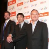 左から、Google Inc.パートナープロダクトディレクター ダン・スティッケル氏、KDDI取締役執行役員常務 高橋誠氏、グーグル株式会社代表取締役社長 村上憲郎氏の画像