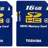 左からSD-HC032GT4、SD-HC016GT4、SD-MH008GAの画像