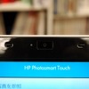 モニタ上部にはwebカメラとマイクロフォンを搭載。の画像