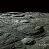 北極付近の映像（第1回目撮影の動画より切り出し）極付近のため影が長くなっており、クレータの凹凸が強調されているの画像