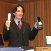 セッティングのデモを行う石田氏の画像