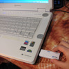 音声ガイドに従って、子機をPCに装着するだけで、ドライバーやユーティリティがインストールされましたの画像