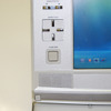 液晶左側のボタン部分。十字キーをはじめデザインが変更されている。とりわけポインタはワンサイズ大きくなり、操作性が向上しているの画像