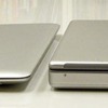 旧アップルノートPC「12.1型PowerBook G4」と並べてみる。薄さ・軽さとも13.3型のMacBook Airが圧倒的勝利。さすが最新モデルの画像