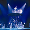 ロシアのサーカス集団およびシンクロナイズドスイミングチームとコラボレートしたシリーズ第1弾「YUMING SPECTACLE SHANGRILA 1999」の画像