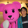 取材に来ていたとモモ妹とポストペットの生みの親・八谷和彦さんのツーショットの画像