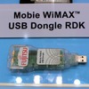 　日本ではUQコミュニケーションズのモバイルブロードバンドサービスで採用する「モバイルWiMAX」だが、富士通フォーラム2008ではその基地局とクライアントのリファレンスを展示している。の画像
