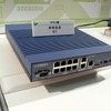 　Interop Tokyo 2008のヤマハと住商情報システムのブースでは、3.5G携帯電話を回線に利用できる拠点間ルータ「G1」を展示している。の画像