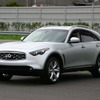 インフィニティFX50。アメリカでは売れているニッサンのSUV。お値段は5万ドル（600万弱）くらいの画像