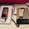 　WIRELESS JAPAN 2008のウィルコムブースでは、スマートフォン「WILLCOM 03」やUMPC「WILLCOM D4」などの端末を展示し、誰でも触れるようになっている。の画像