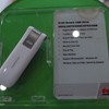 スティック型のデータ通信端末。USBメモリのようにPCに差すの画像