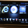TouchSmartソフトウェアのホーム画面。上段にはよく使う機能のショートカットをそろえた大きなアイコン、下段にはそれ以外の小さなアイコンが並ぶの画像