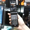 携帯電話のアンケートに答えるで当たると、その場で「HPオリジナルガジェット付きカード型USBメモリ（1GB）」がもらえるの画像