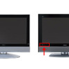 型名は本体正面左下に記載（左：W32L-H8000/HR8000、右：W32L-H9000/HR9000）の画像