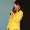 「エド・鳩み」時計の説明をするエド・はるみの画像