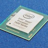 　インテルは16日、ハイエンドサーバ向けのCPU「インテル Xeon プロセッサ 7400番台」（開発コード：Dunnington）を発表した。7モデルを用意し、コアは6つまたは4つ、動作周波数は2.66GHzから2.13GHz、3次キャッシュは8Mバイトから16Mバイトとなっている。の画像