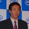 　インテルは16日、ハイエンドサーバ向けのCPU「インテル Xeon プロセッサ 7400番台」（開発コード：Dunnington）を発表した。7モデルを用意し、コアは6つまたは4つ、動作周波数は2.66GHzから2.13GHz、3次キャッシュは8Mバイトから16Mバイトとなっている。の画像