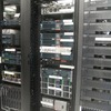 検証用ラボ「CPOC」に構築されたデモのラック前面。各パートナーの機器が収容されているの画像