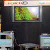 オンラインでのハイビジョン編集のデモンストレーション。編集用のPCとストレージを10ギガビットイーサで接続することで、ハイビジョン映像であってもオンラインでの編集が可能となる。デモンストレーションでは、4本のハイビジョンを同時に流していたが、コマ落ちなどは見られなかったの画像