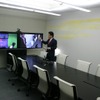 HDXシリーズが設置されたよく見かけるテレビ会議室の画像