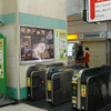 JR有楽町駅改札内にもビックカメラのポスターの画像