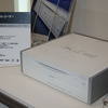 4月15日発売の新PSX「DESR-7700」も展示されていた。オープン価格で、実売予想価格は8万円前後の画像