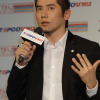 PCやインターネットを利用したことがなかった本木雅弘は、今回のCM出演をきっかけとして、TEPCOひかりを利用したインターネットサービスが便利で簡単であることを実感したという。「これからは、自分もインターネットを始めます」とコメントの画像