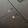 底面にはメモリやHDDのマークが表記されている。カバーを外せば2.5型HDDなどの交換は可能だが、メーカー保証がなくなり自己責任になるので気をつけよう。の画像