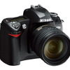 　ニコンは、一眼レフデジタルカメラ「D70s」を4月27日に発売すると発表した。D70sは、「D70」のマイナーバージョンアップモデル。価格はオープンプライスだが、同社によるとボディー単体は10万円前後で販売されるという。の画像