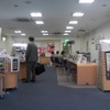 予約受付が開始されたにもかかわらず、平日の午前中らしい、まばらな人影の画像